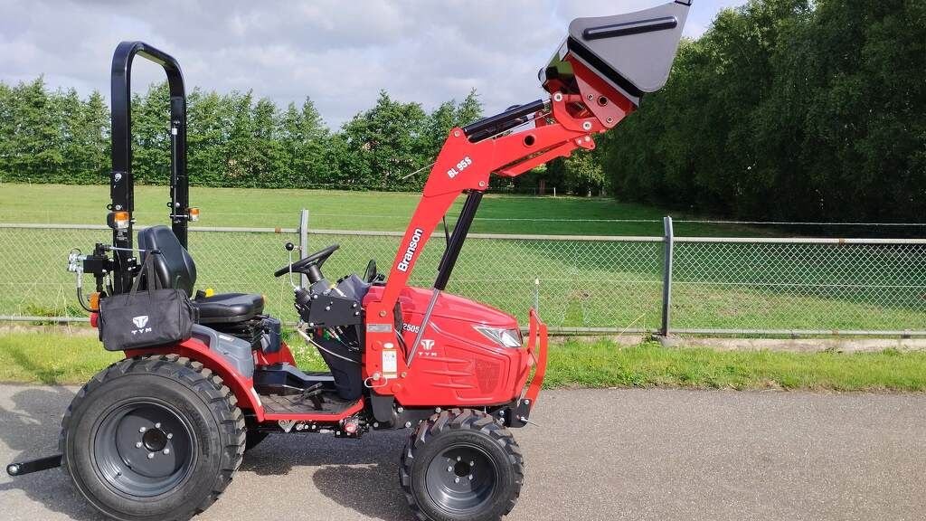 Traktor типа Branson 2505 HST, Neumaschine в Mijdrecht (Фотография 8)