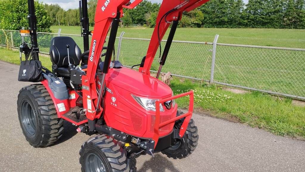 Traktor του τύπου Branson 2505 HST, Neumaschine σε Mijdrecht (Φωτογραφία 7)