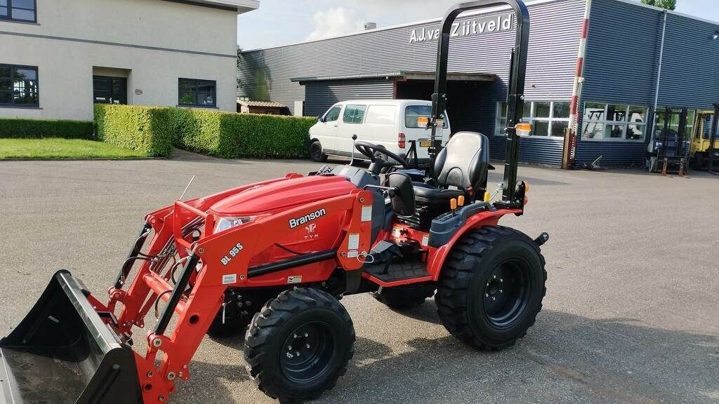 Traktor του τύπου Branson 2505 HST, Neumaschine σε Mijdrecht (Φωτογραφία 4)