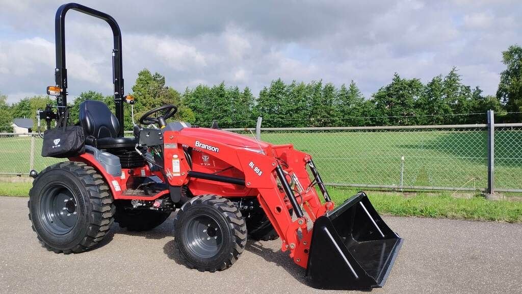 Traktor типа Branson 2505 HST, Neumaschine в Mijdrecht (Фотография 1)