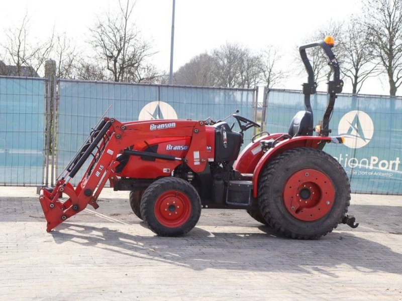 Traktor типа Branson F47HN, Gebrauchtmaschine в Antwerpen