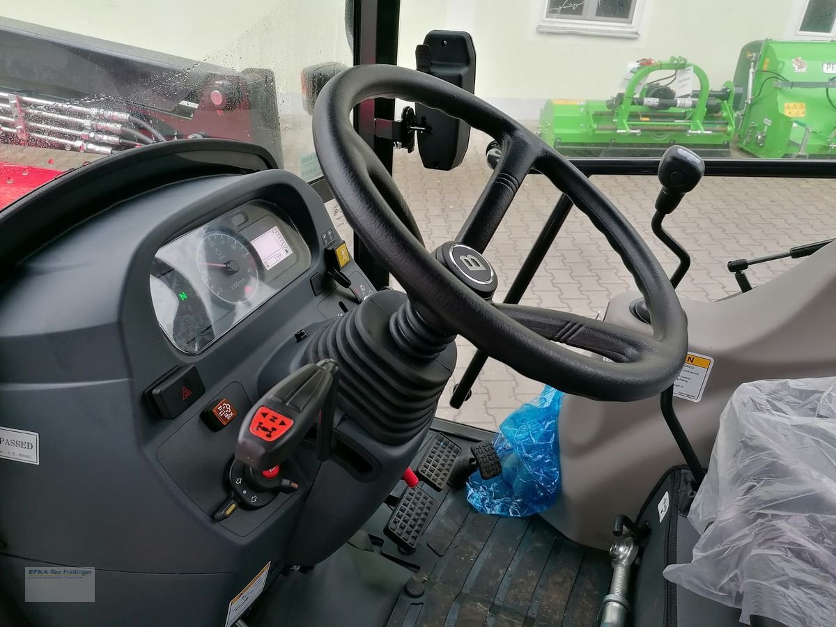 Traktor of the type Branson F50Cn, Neumaschine in Obing (Picture 11)