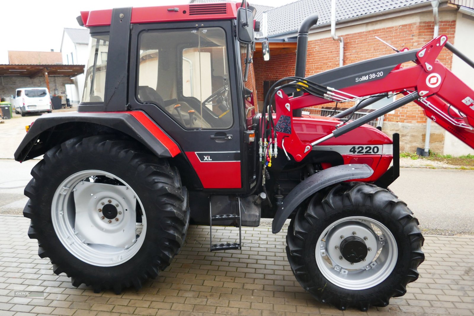 Traktor des Typs Case IH 4220 Allr. mit fabrikneuen Stoll Ind-Lader. Sehr guter Zustand!, Gebrauchtmaschine in Langenzenn (Bild 3)