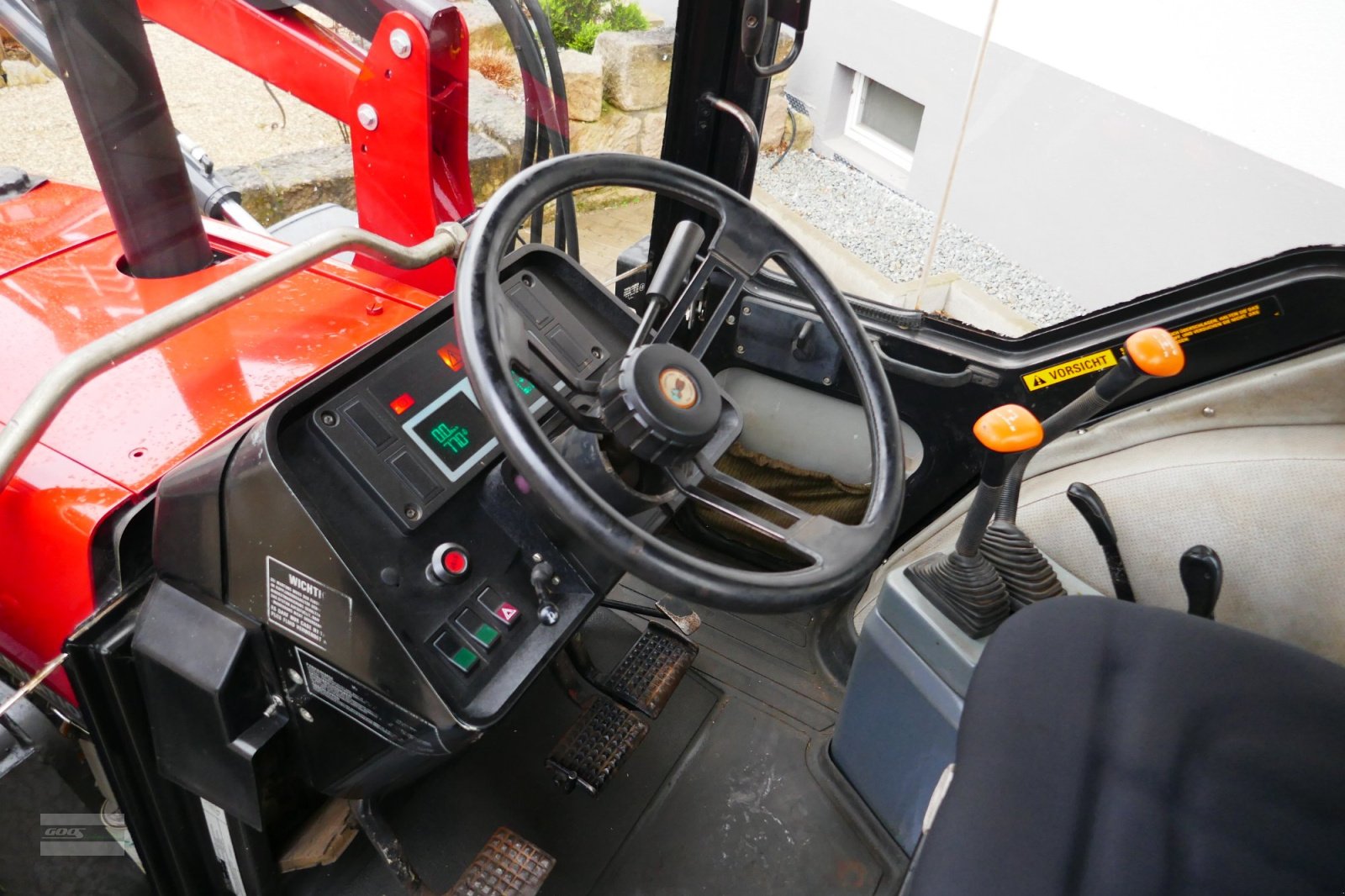 Traktor des Typs Case IH 4220 Allr. mit fabrikneuen Stoll Ind-Lader. Sehr guter Zustand!, Gebrauchtmaschine in Langenzenn (Bild 10)