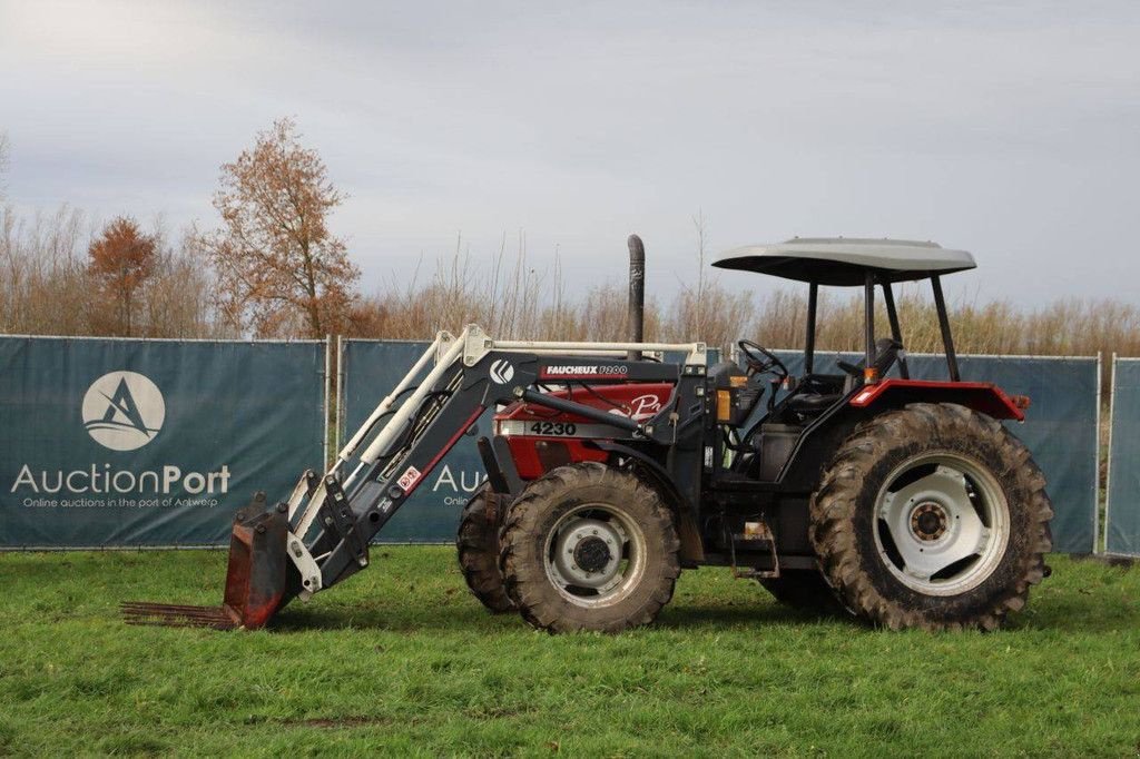 Traktor typu Case IH 4230LA, Gebrauchtmaschine v Antwerpen (Obrázek 2)