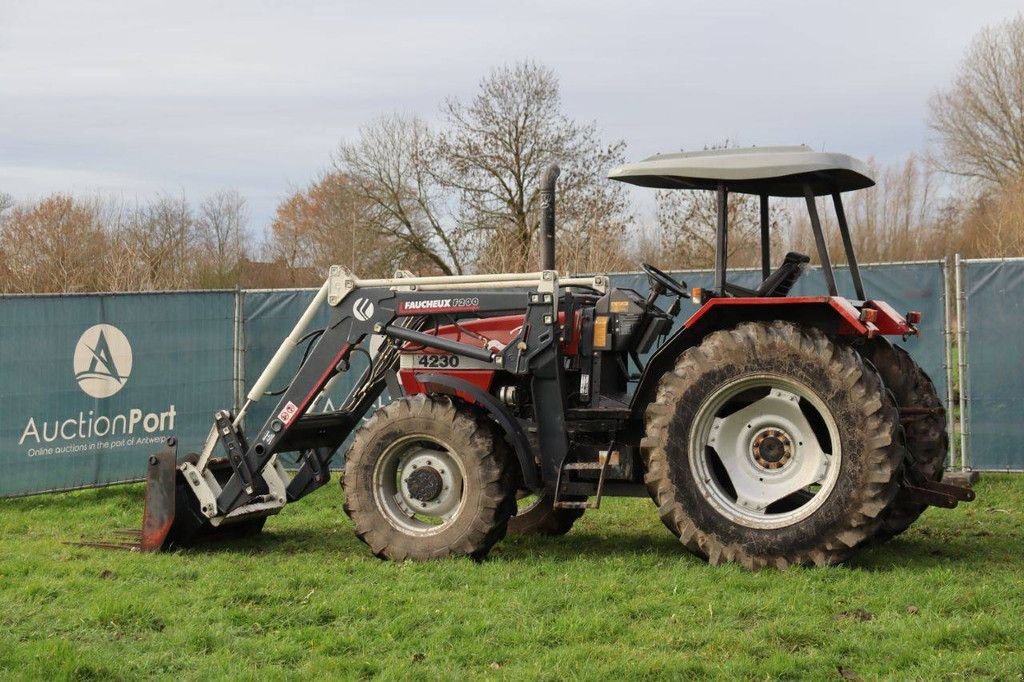 Traktor typu Case IH 4230LA, Gebrauchtmaschine v Antwerpen (Obrázek 4)