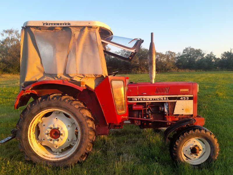 Traktor des Typs Case IH 433, Gebrauchtmaschine in Eberfing (Bild 1)