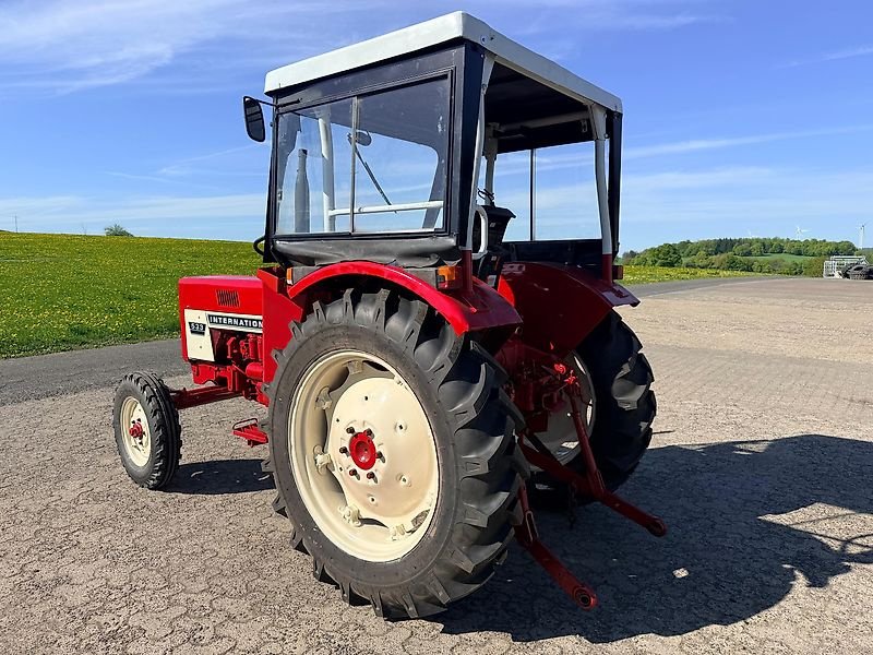 Traktor du type Case IH 533, Gebrauchtmaschine en Steinau  (Photo 3)