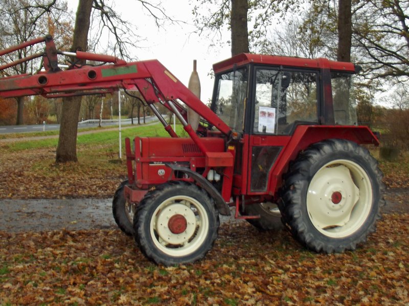 Traktor des Typs Case IH 633+Frontlader, Gebrauchtmaschine in Kutenholz (Bild 1)