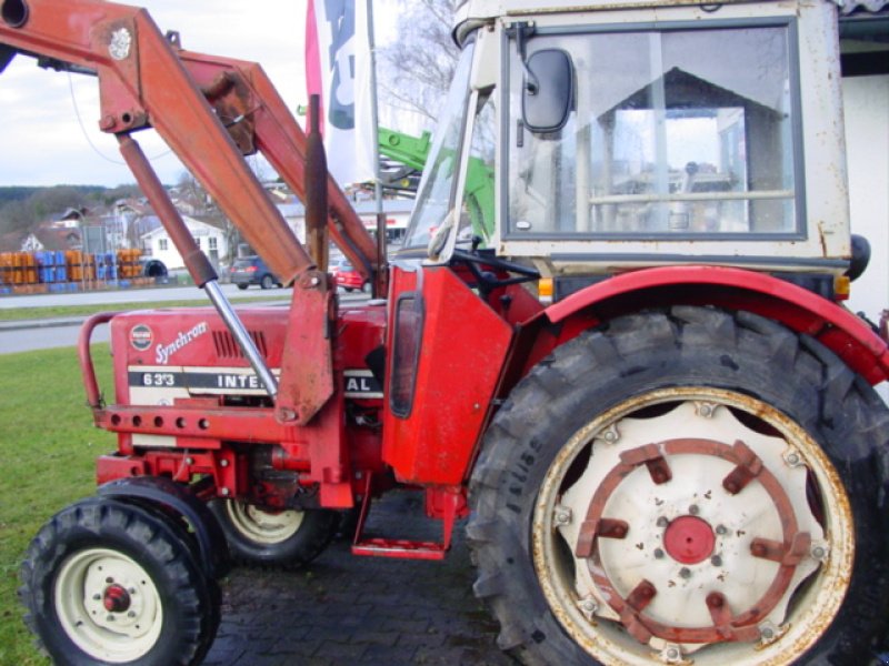 Traktor des Typs Case IH 633 mit Frontlader, Gebrauchtmaschine in Viechtach (Bild 1)