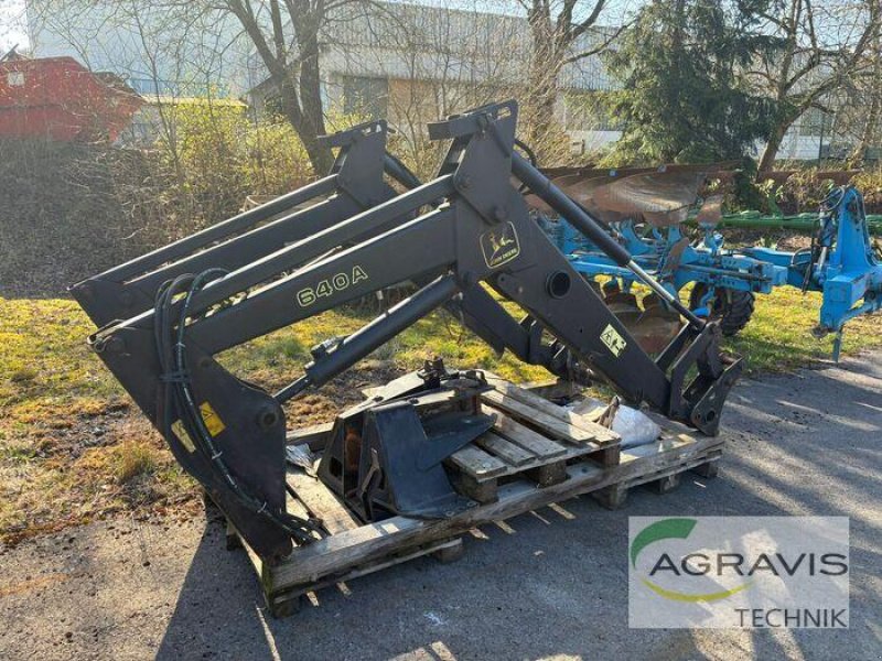 Traktor des Typs Case IH 640 A, Gebrauchtmaschine in Meschede (Bild 3)