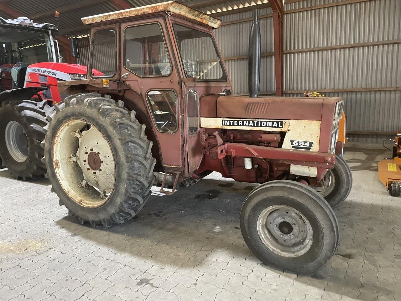 Traktor του τύπου Case IH 654, Gebrauchtmaschine σε Jelling (Φωτογραφία 1)