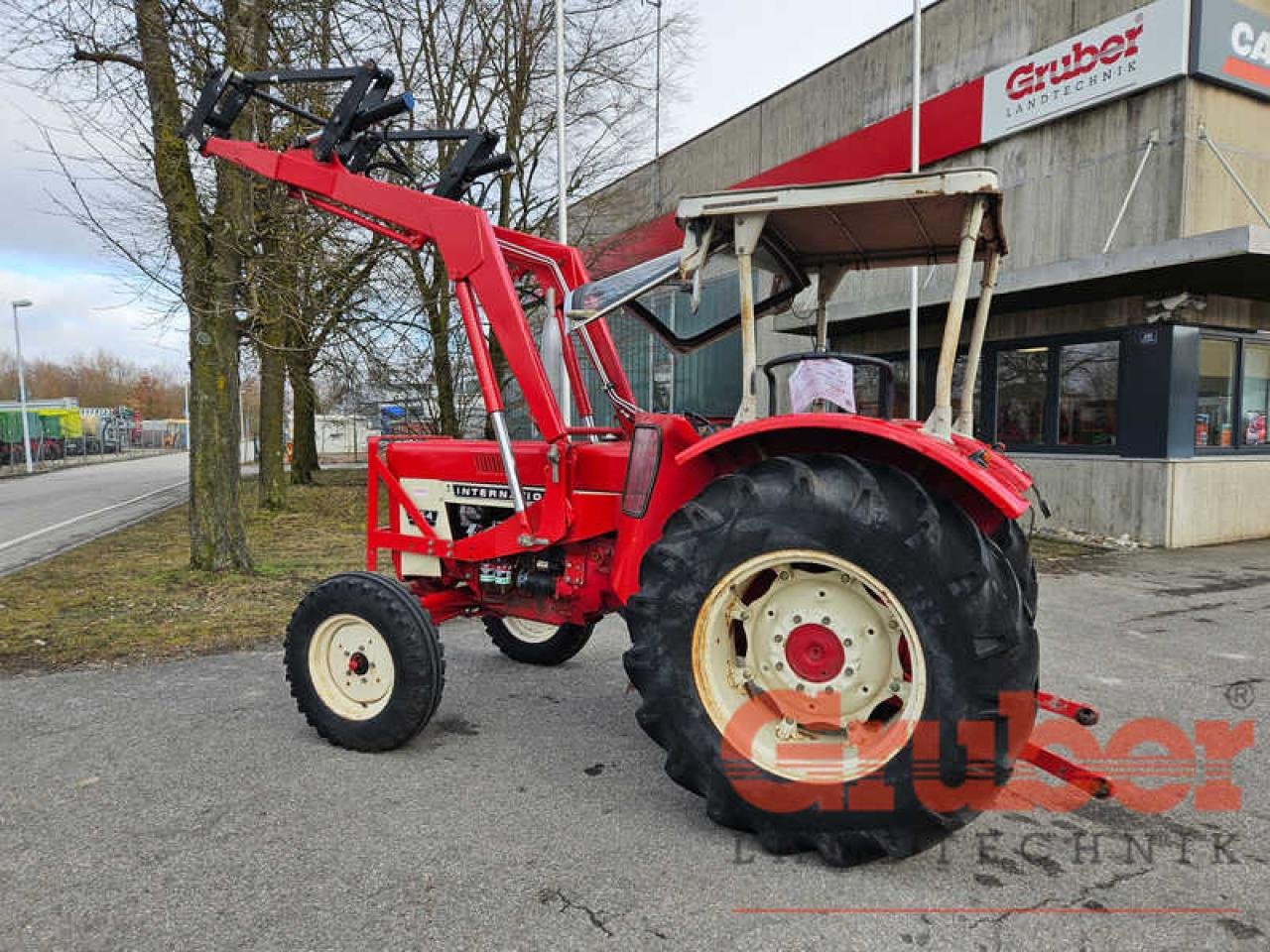 Traktor типа Case IH 654, Gebrauchtmaschine в Ampfing (Фотография 3)