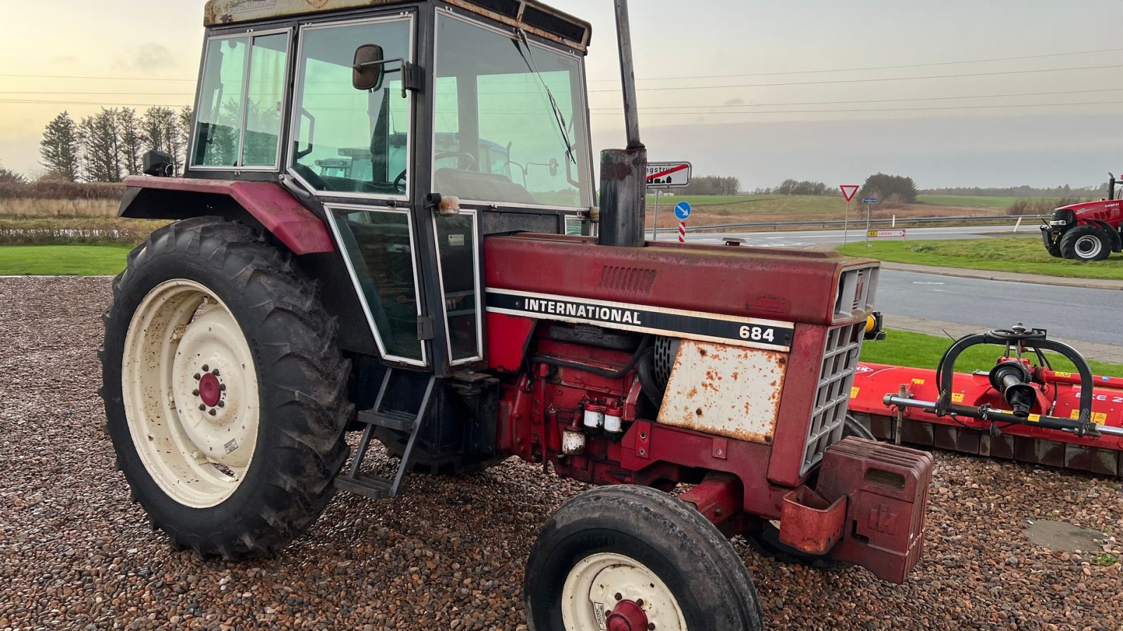 Traktor типа Case IH 684, Gebrauchtmaschine в Løkken (Фотография 3)