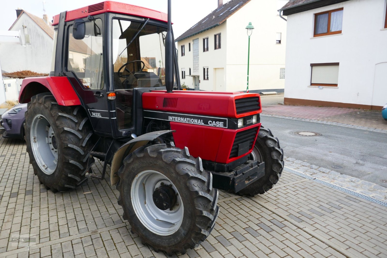 Traktor des Typs Case IH 743 XLA im sehr gepflegtem Original Zustand. Auch mit Stoll Ind-Frontlader., Gebrauchtmaschine in Langenzenn (Bild 2)
