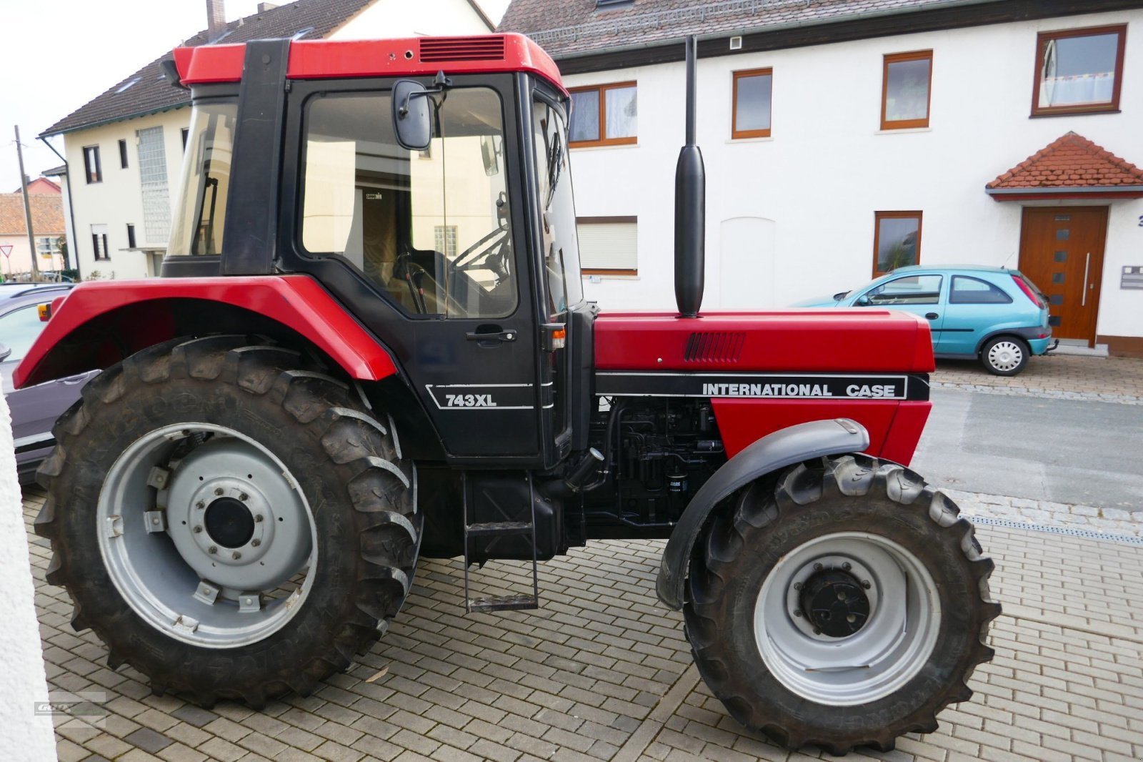 Traktor des Typs Case IH 743 XLA im sehr gepflegtem Original Zustand. Auch mit Stoll Ind-Frontlader., Gebrauchtmaschine in Langenzenn (Bild 3)