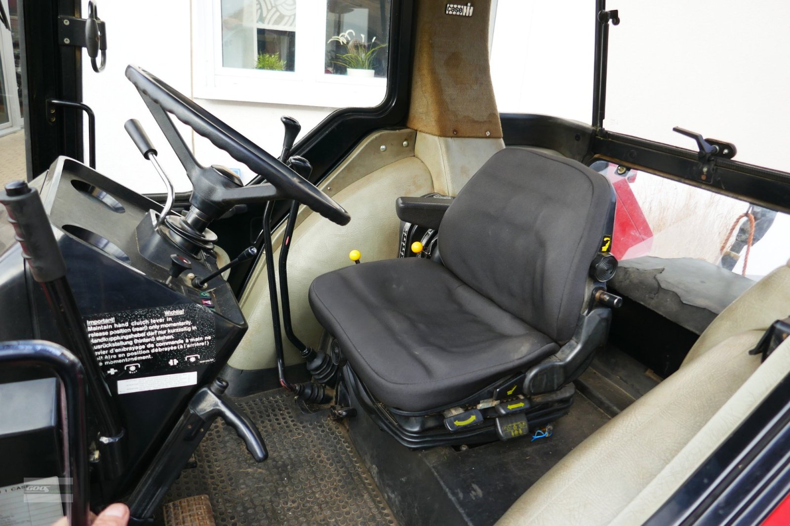 Traktor des Typs Case IH 743 XLA im sehr gepflegtem Original Zustand. Auch mit Stoll Ind-Frontlader., Gebrauchtmaschine in Langenzenn (Bild 8)