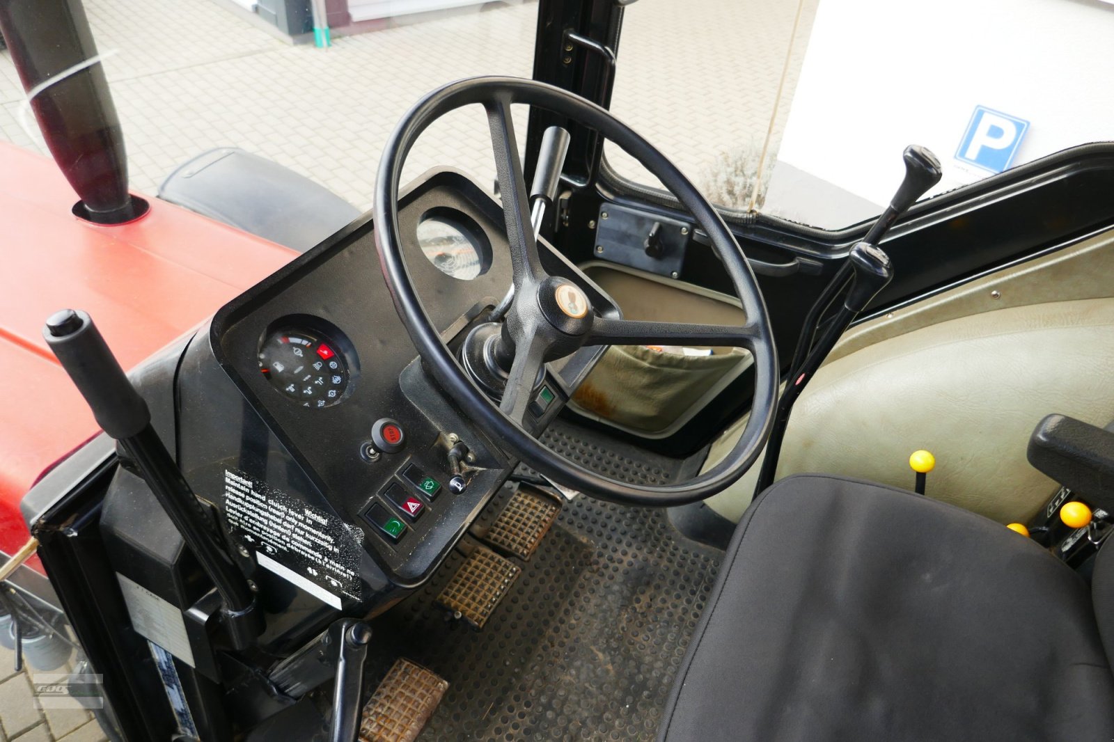 Traktor des Typs Case IH 743 XLA im sehr gepflegtem Original Zustand. Auch mit Stoll Ind-Frontlader., Gebrauchtmaschine in Langenzenn (Bild 10)