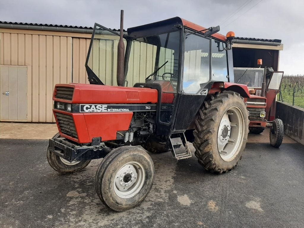 Traktor типа Case IH 743, Gebrauchtmaschine в SAINT HILAIRE EN MORVAN (Фотография 3)