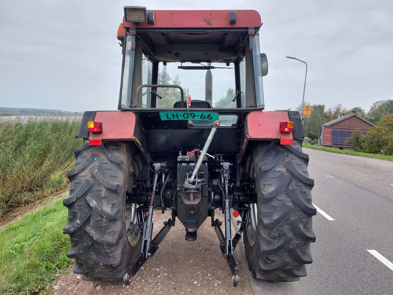 Traktor typu Case IH 833 A, Gebrauchtmaschine v Ouderkerk aan den IJssel (Obrázek 5)