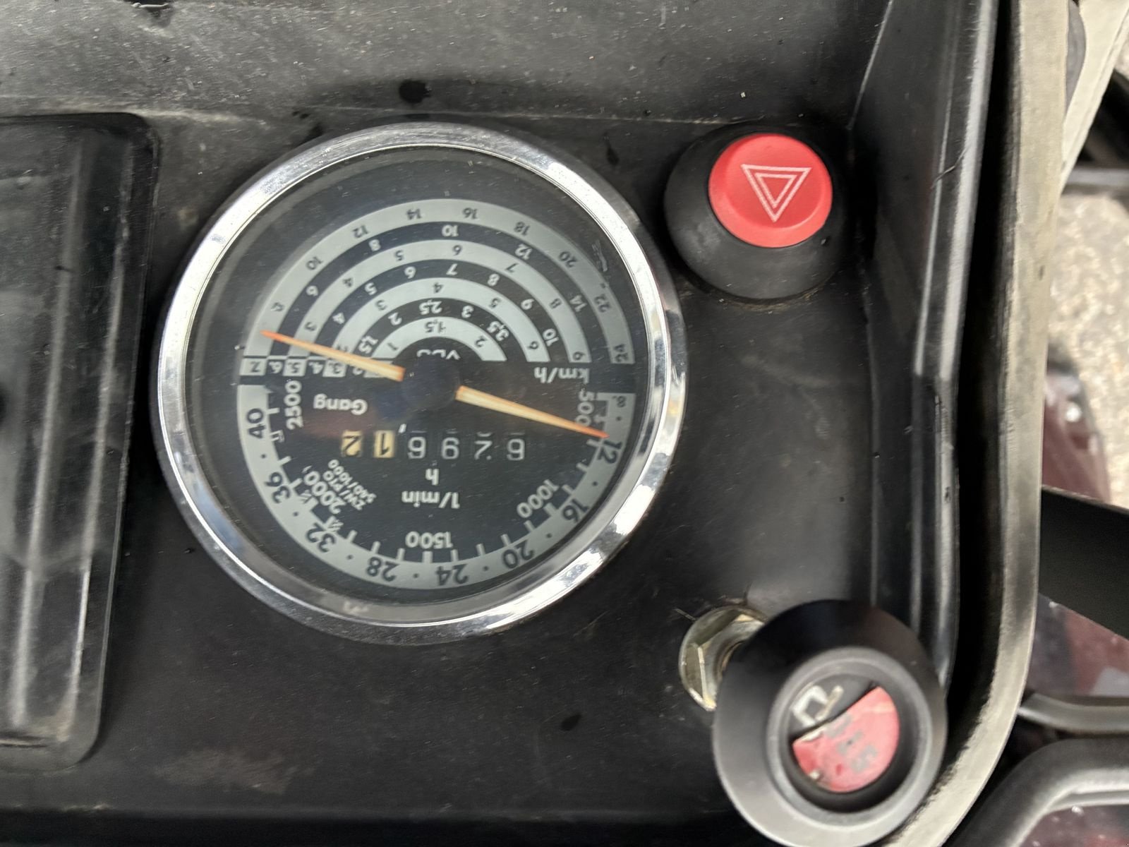 Traktor типа Case IH 833 A, Gebrauchtmaschine в Villach (Фотография 8)