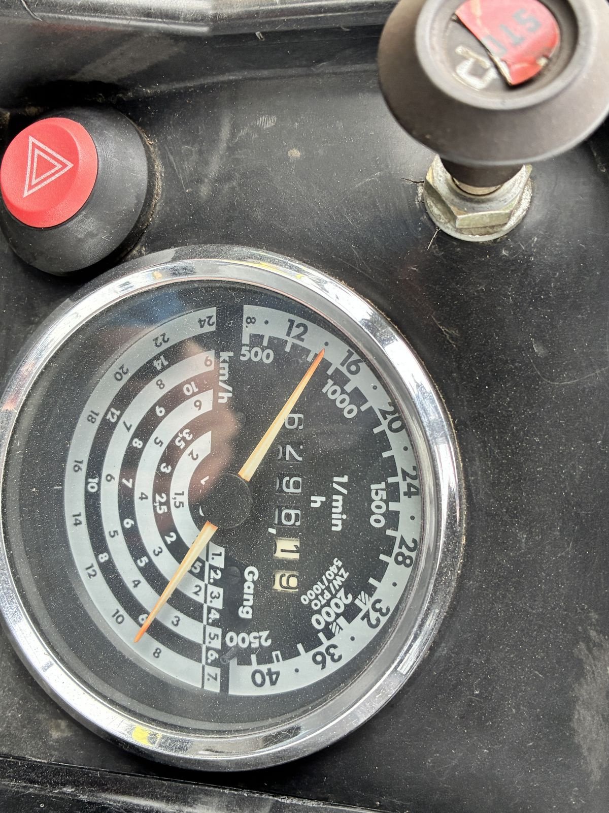 Traktor Türe ait Case IH 833 A, Gebrauchtmaschine içinde Villach (resim 8)