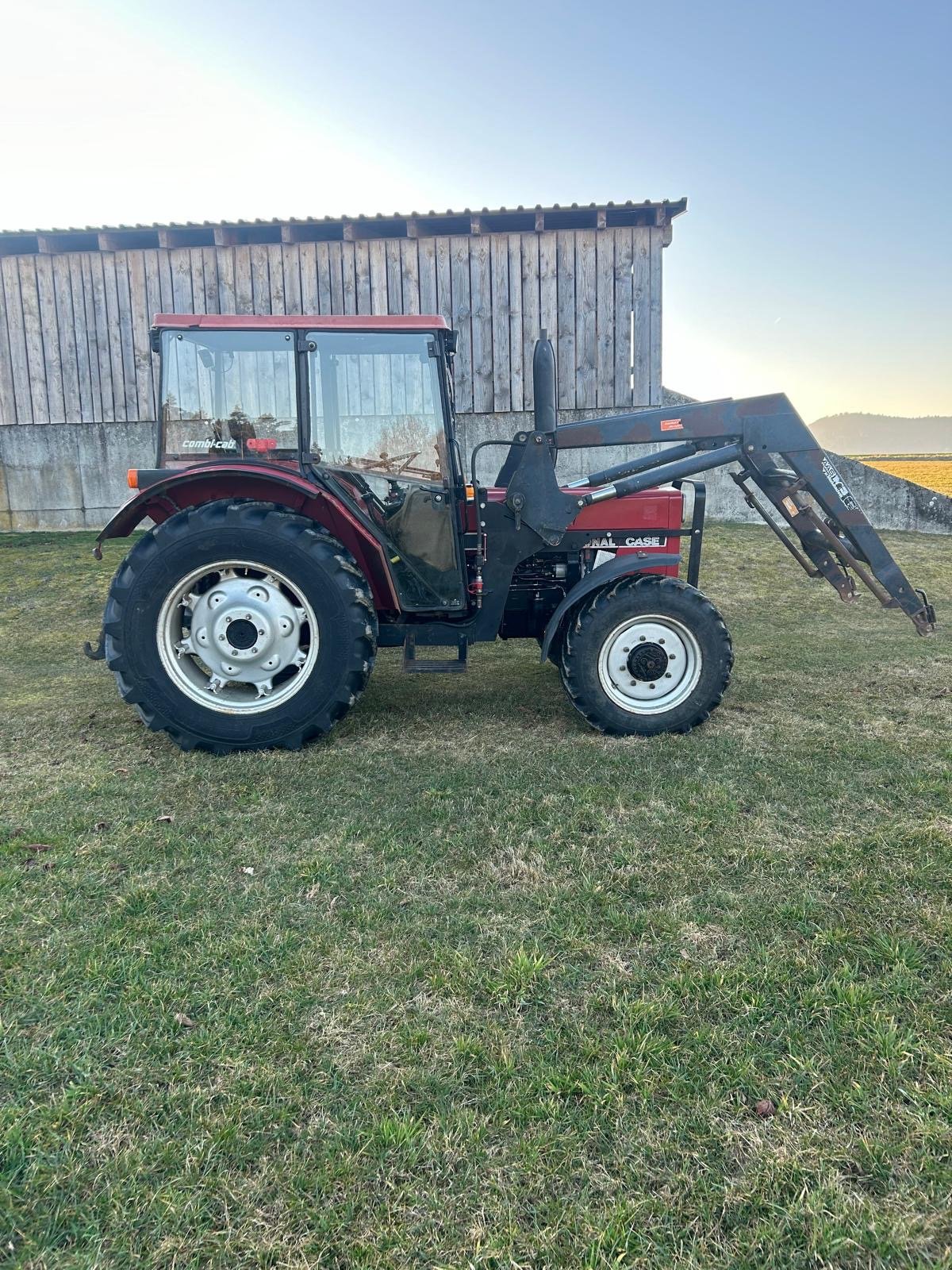 Traktor от тип Case IH 833 A, Gebrauchtmaschine в Pemfling (Снимка 1)