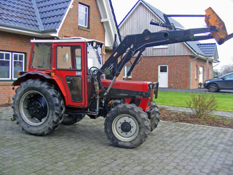 Traktor des Typs Case IH 833 Frontlader+Niedrigkabine, Gebrauchtmaschine in Kutenholz (Bild 1)