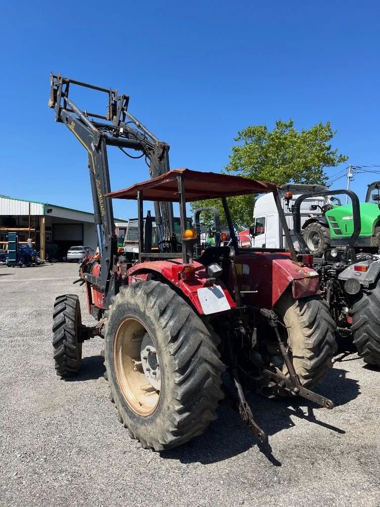 Traktor del tipo Case IH 833, Gebrauchtmaschine en VERNOUX EN VIVARAIS (Imagen 2)
