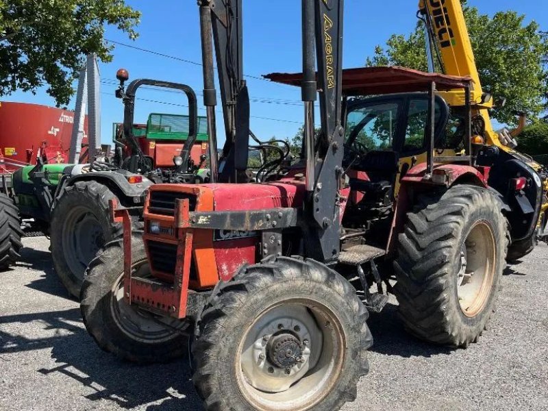 Traktor от тип Case IH 833, Gebrauchtmaschine в VERNOUX EN VIVARAIS (Снимка 1)