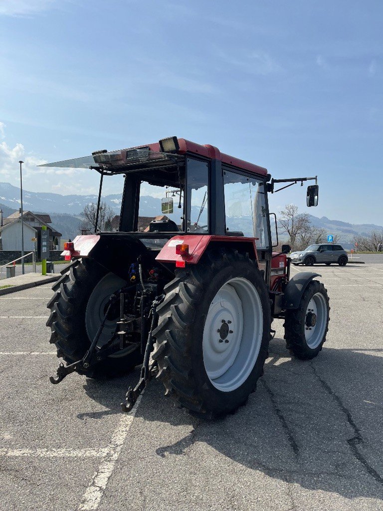 Traktor типа Case IH 833, Gebrauchtmaschine в Helgisried (Фотография 3)