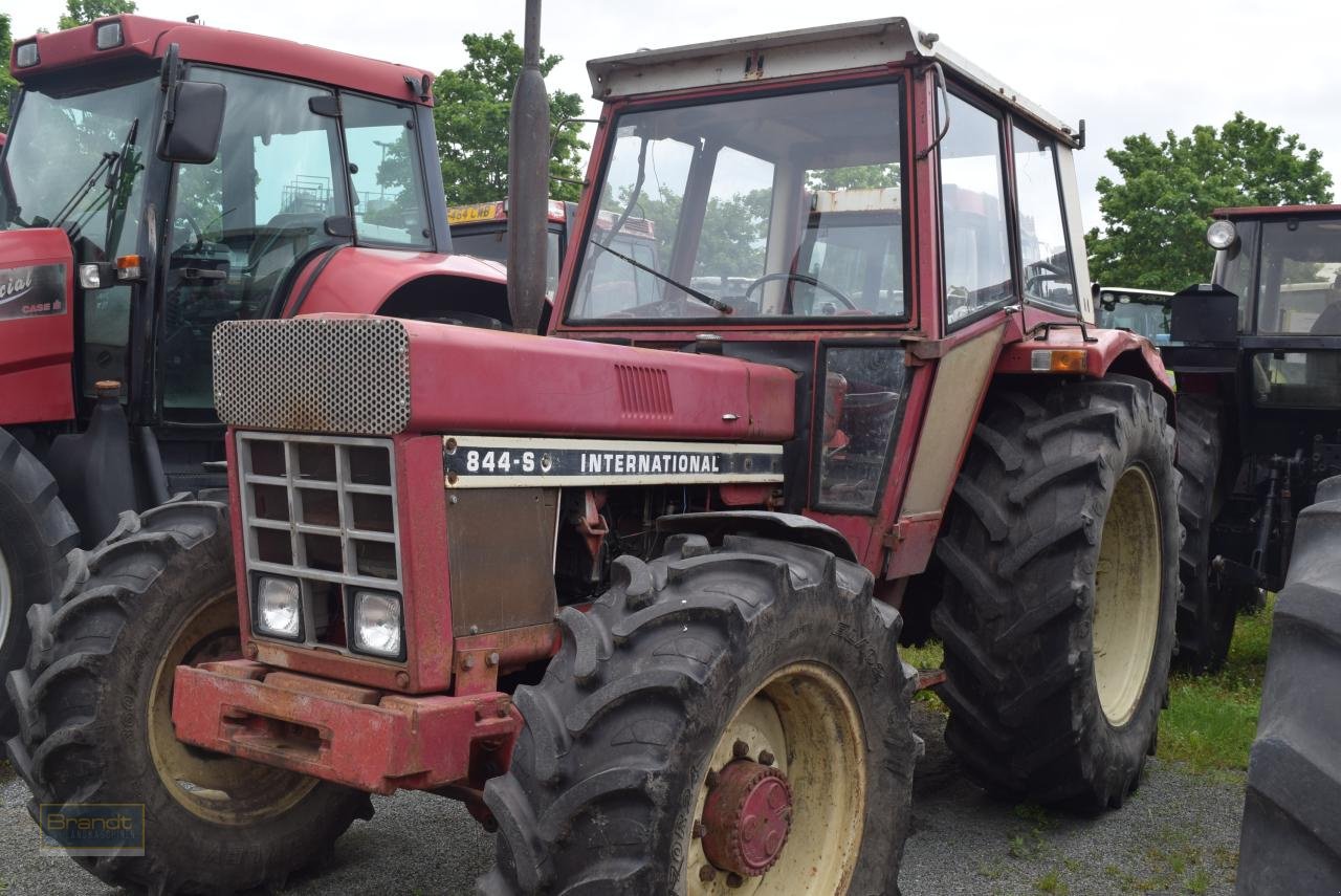 Traktor des Typs Case IH 844 A/S, Gebrauchtmaschine in Oyten (Bild 2)