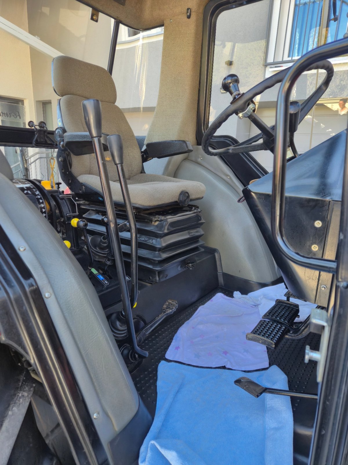 Traktor des Typs Case IH 844 XL Plus, Gebrauchtmaschine in Petersdorf (Bild 8)