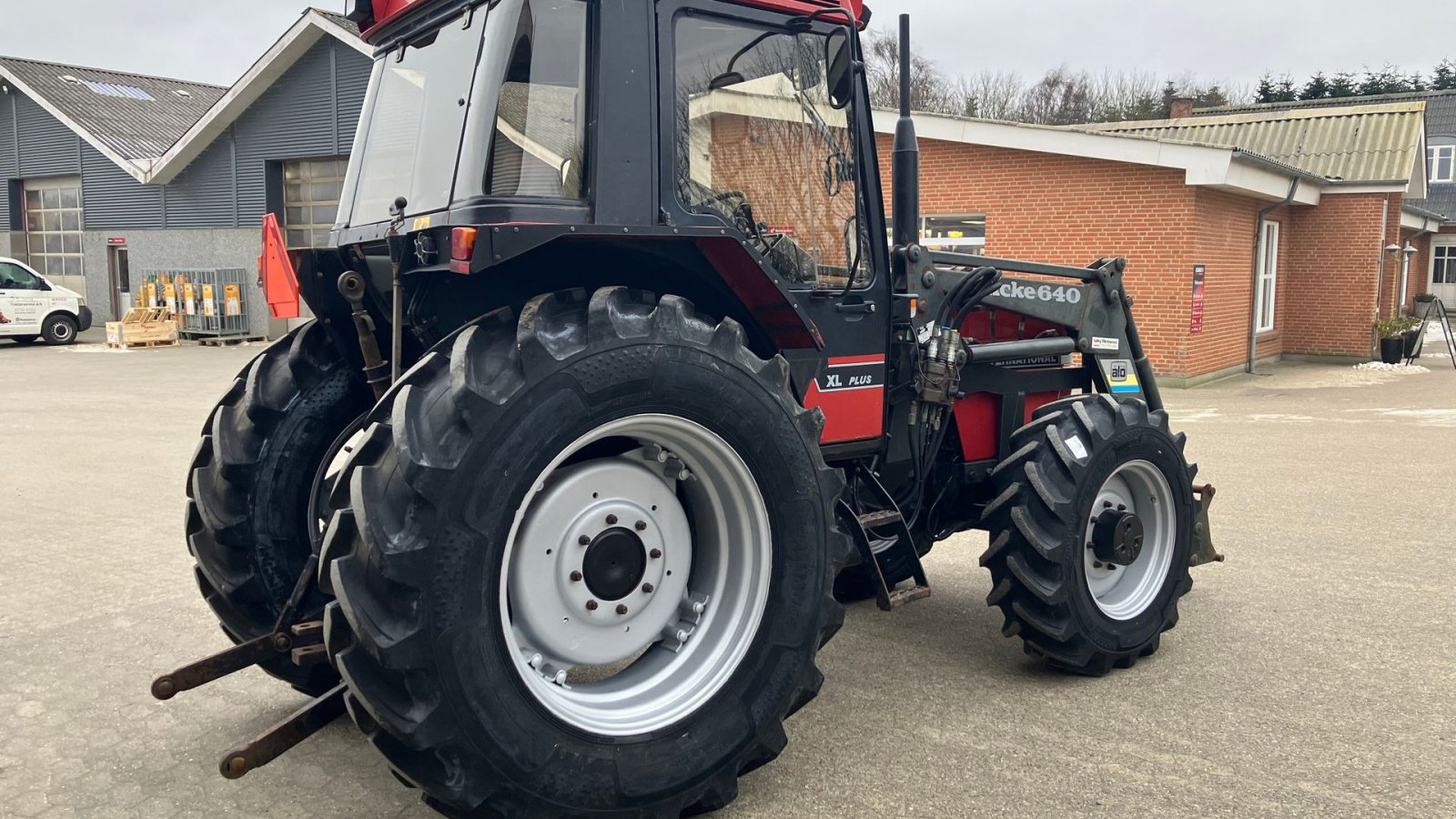 Traktor от тип Case IH 845 XL Plus, Gebrauchtmaschine в Spøttrup (Снимка 8)