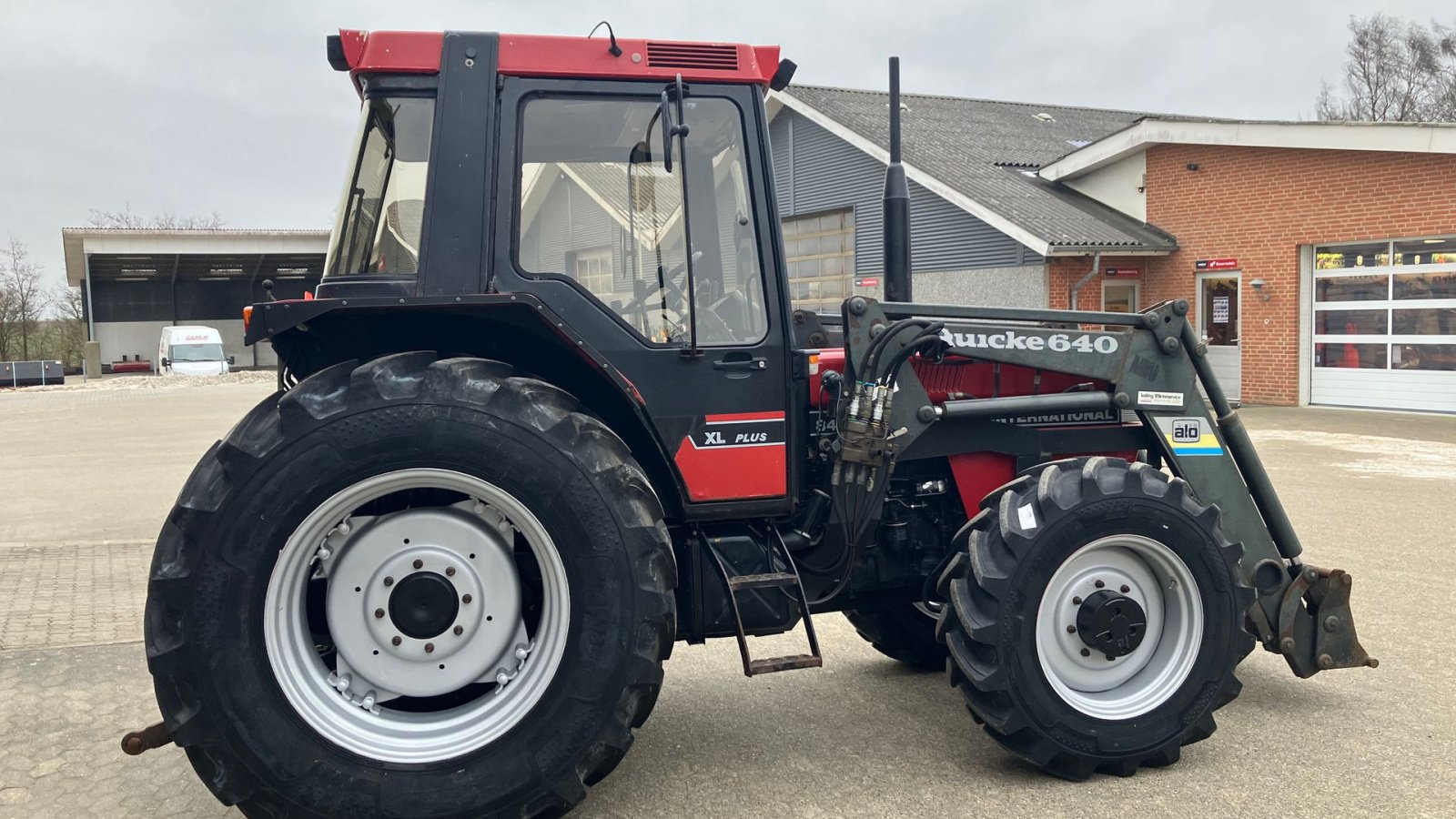 Traktor от тип Case IH 845 XL Plus, Gebrauchtmaschine в Spøttrup (Снимка 9)