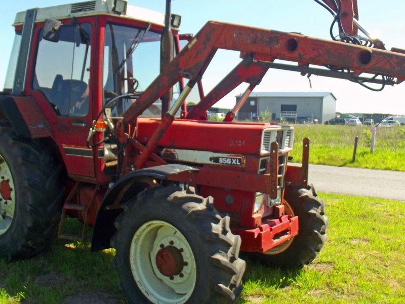 Traktor des Typs Case IH 856+ Frontlader, Gebrauchtmaschine in Mittelsdorf (Bild 1)
