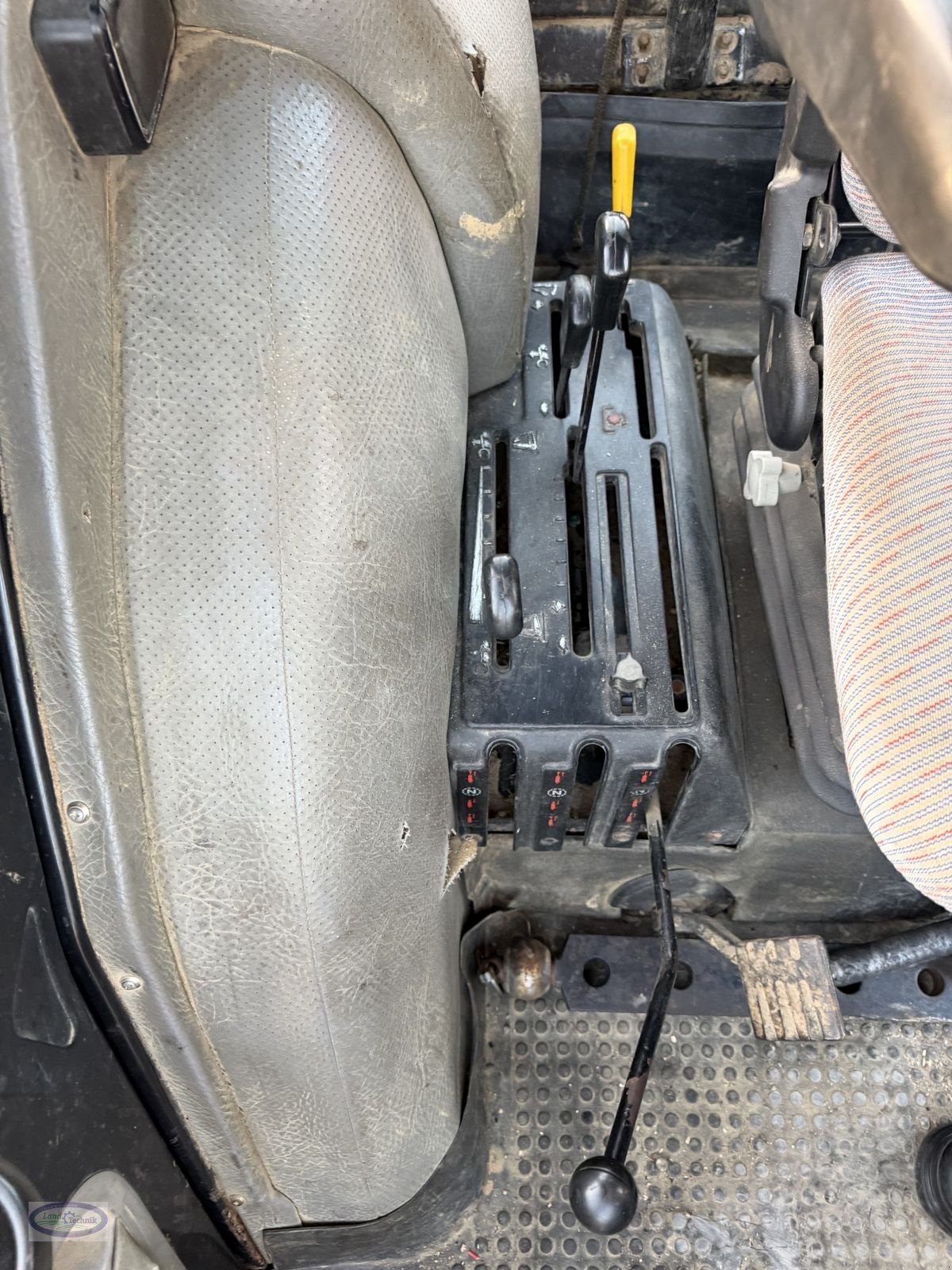 Traktor des Typs Case IH 885 XL, Gebrauchtmaschine in Münzkirchen (Bild 11)