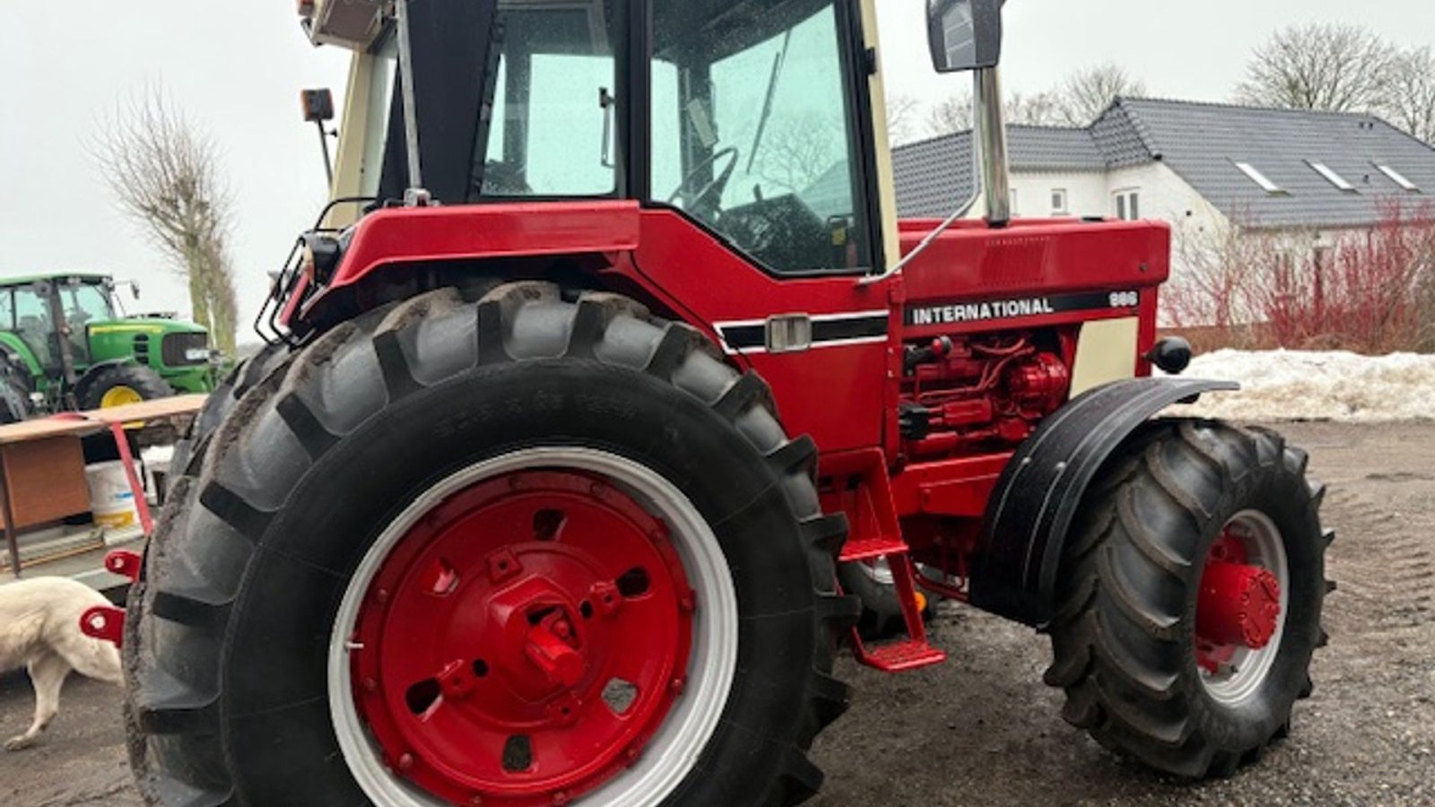 Traktor tip Case IH 886 NYRENOVERET, NYE DÆK, Gebrauchtmaschine in Dronninglund (Poză 7)
