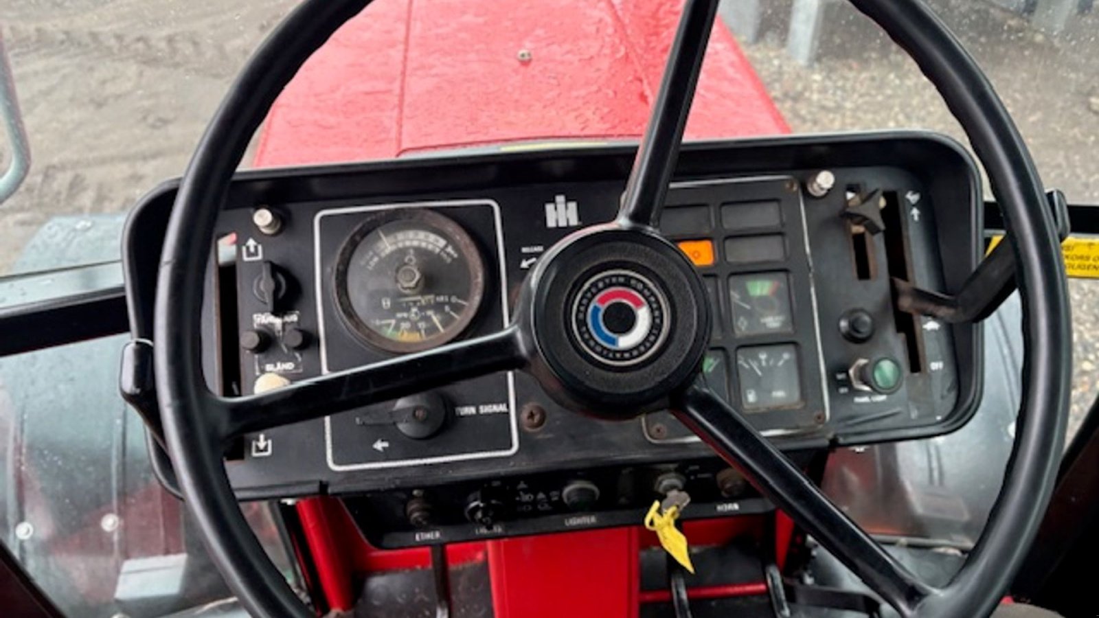 Traktor tip Case IH 886 NYRENOVERET, NYE DÆK, Gebrauchtmaschine in Dronninglund (Poză 17)