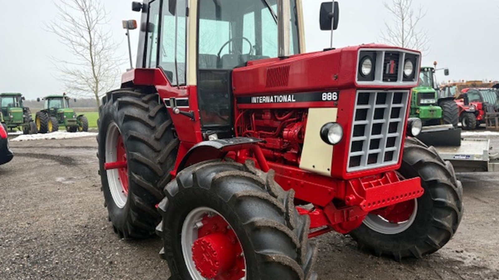 Traktor tip Case IH 886 NYRENOVERET, NYE DÆK, Gebrauchtmaschine in Dronninglund (Poză 4)