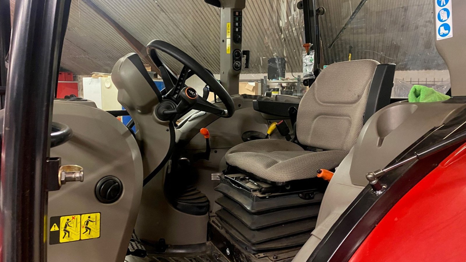 Traktor del tipo Case IH Case IH Farmal 75 C Traktor sælges momsfri, Gebrauchtmaschine In Kjellerup (Immagine 5)