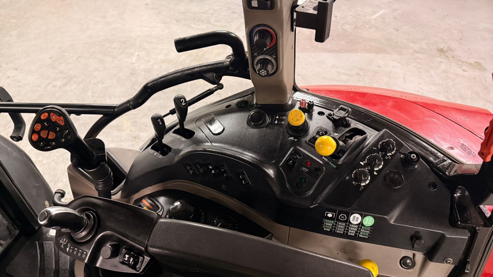 Traktor van het type Case IH CASE IH Farmall U 115 PRO, Gebrauchtmaschine in Ølen (Foto 15)