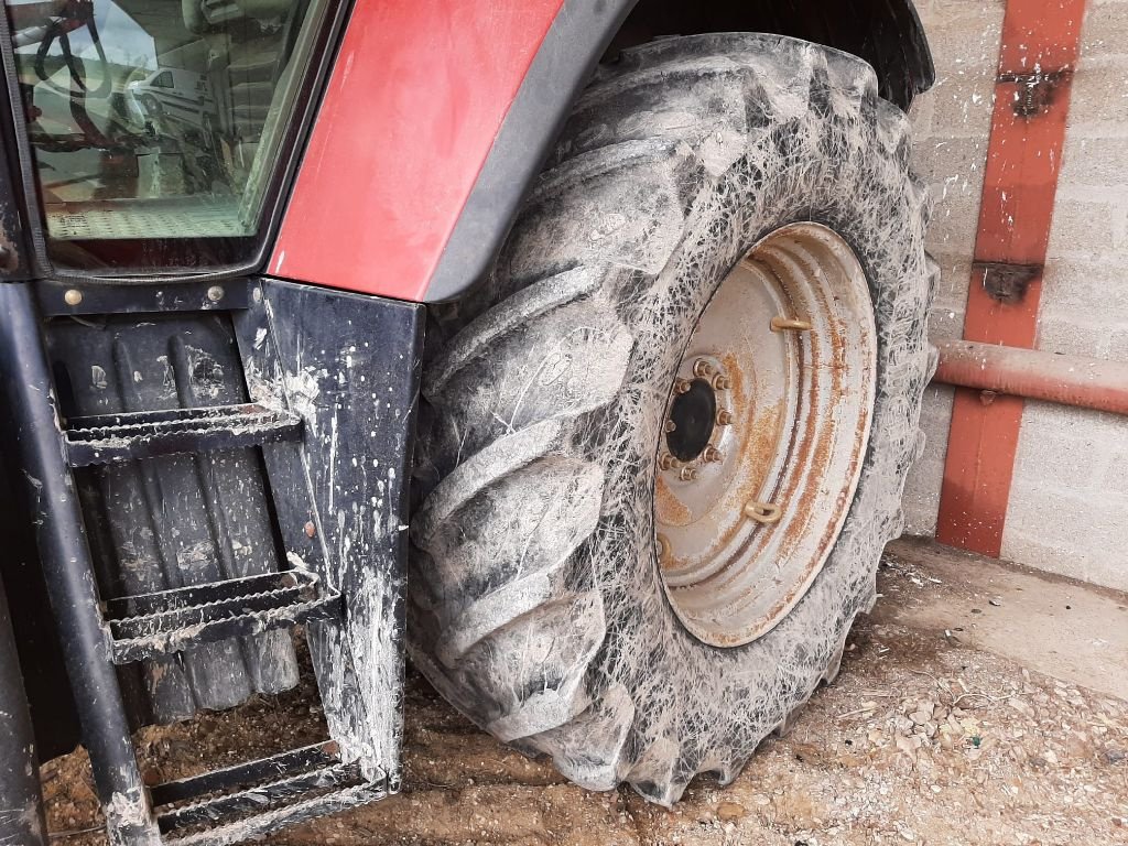 Traktor des Typs Case IH CVX 1145, Gebrauchtmaschine in PRÉFONTAINES (Bild 3)