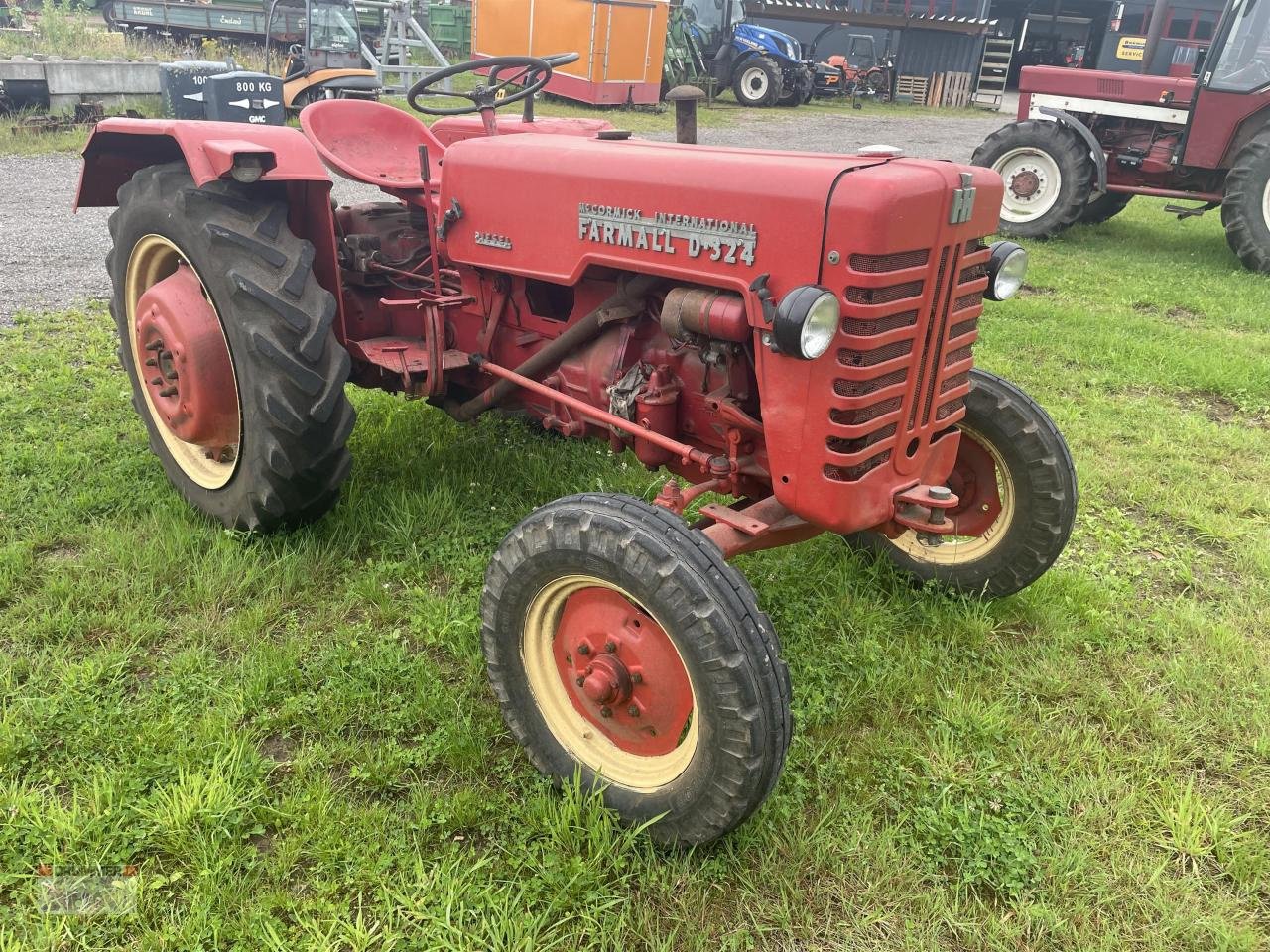 Traktor van het type Case IH D 324, Gebrauchtmaschine in Schmalfeld (Foto 3)