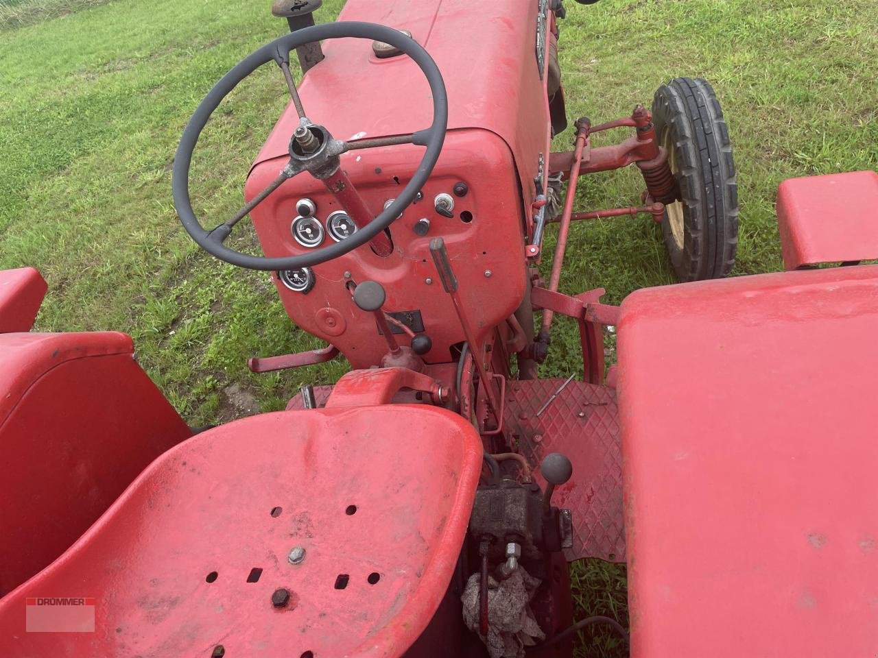 Traktor van het type Case IH D 324, Gebrauchtmaschine in Schmalfeld (Foto 4)