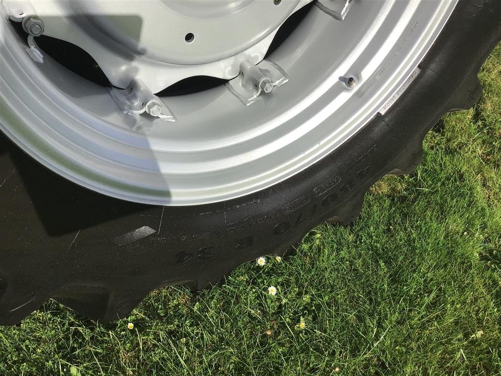 Traktor tipa Case IH Farmall 100 A Demo ny mode, Gebrauchtmaschine u Humble (Slika 11)