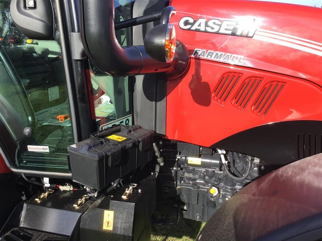 Traktor tipa Case IH Farmall 100 A Demo ny mode, Gebrauchtmaschine u Humble (Slika 9)