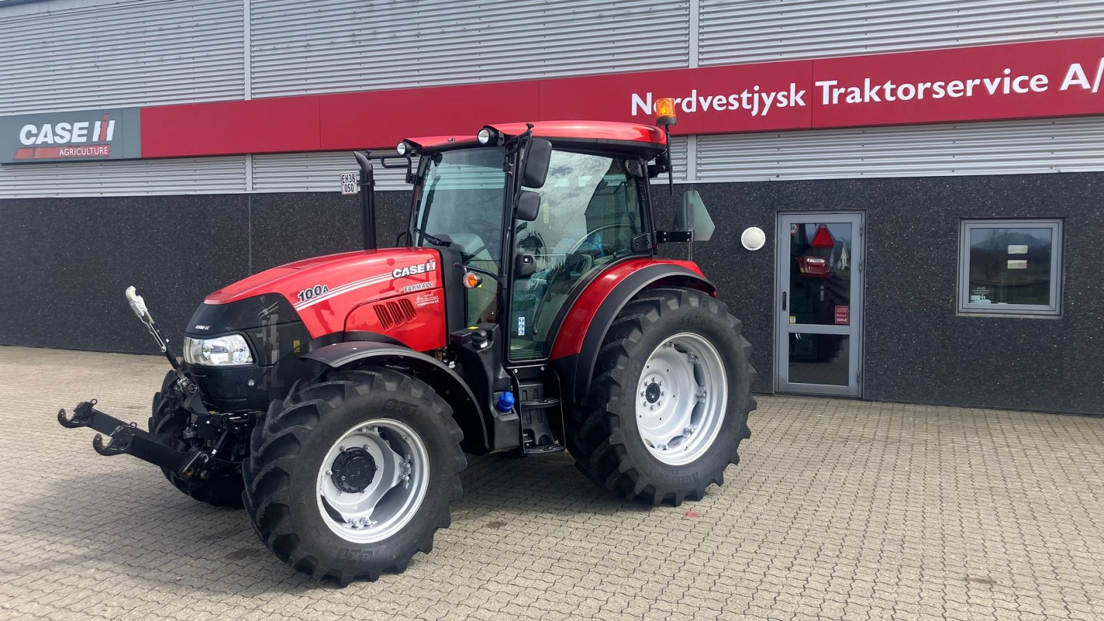 Traktor des Typs Case IH Farmall 100 A, Gebrauchtmaschine in Hurup Thy (Bild 1)