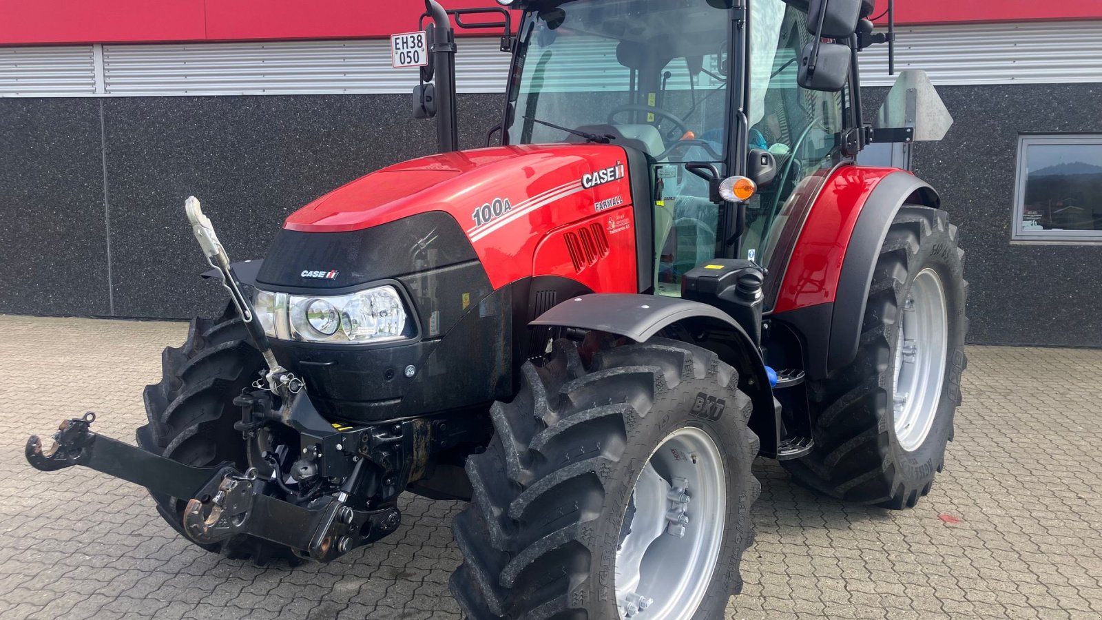 Traktor des Typs Case IH Farmall 100 A, Gebrauchtmaschine in Hurup Thy (Bild 2)