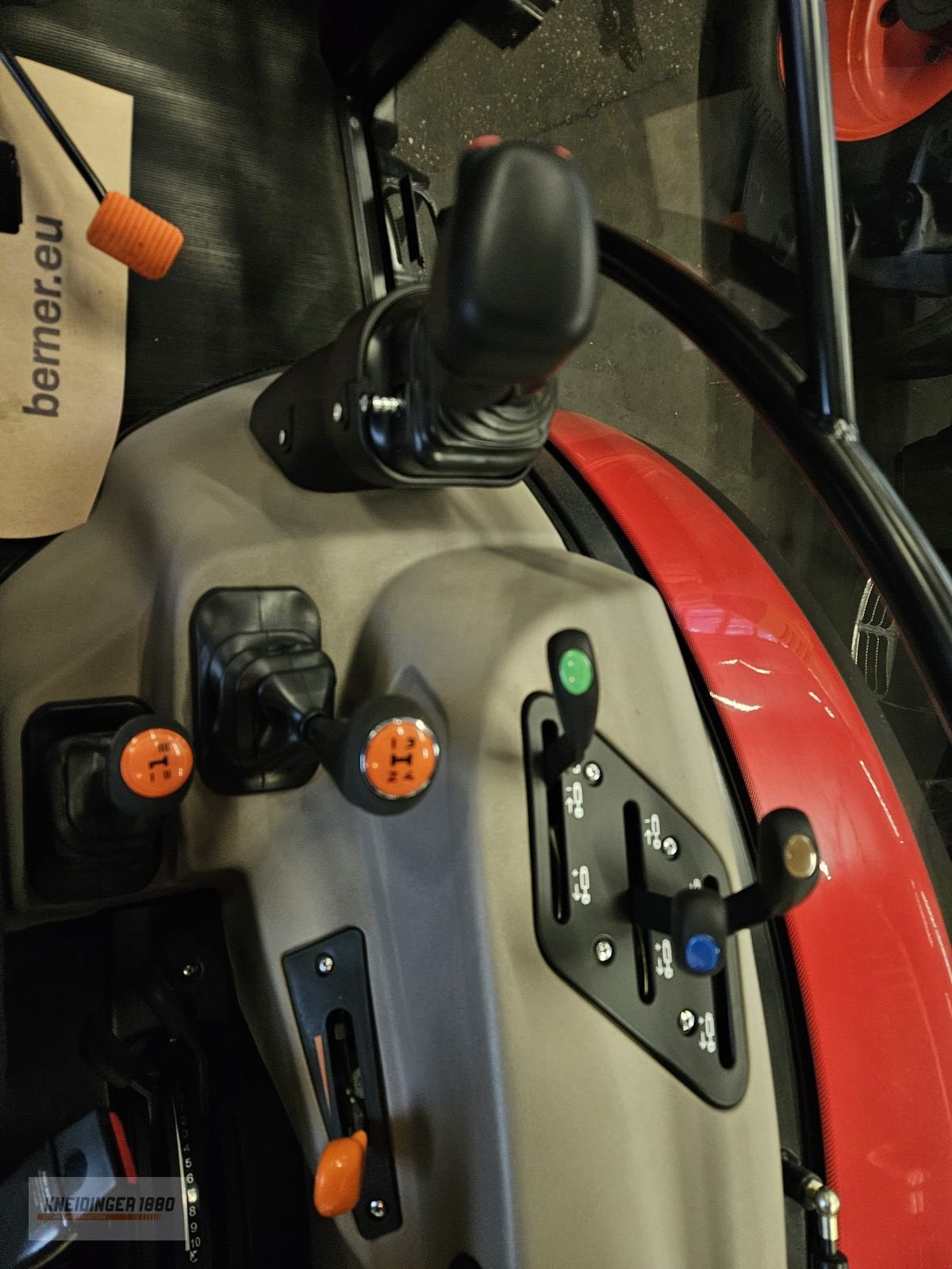 Traktor типа Case IH Farmall 100 A, Gebrauchtmaschine в Altenfelden (Фотография 7)